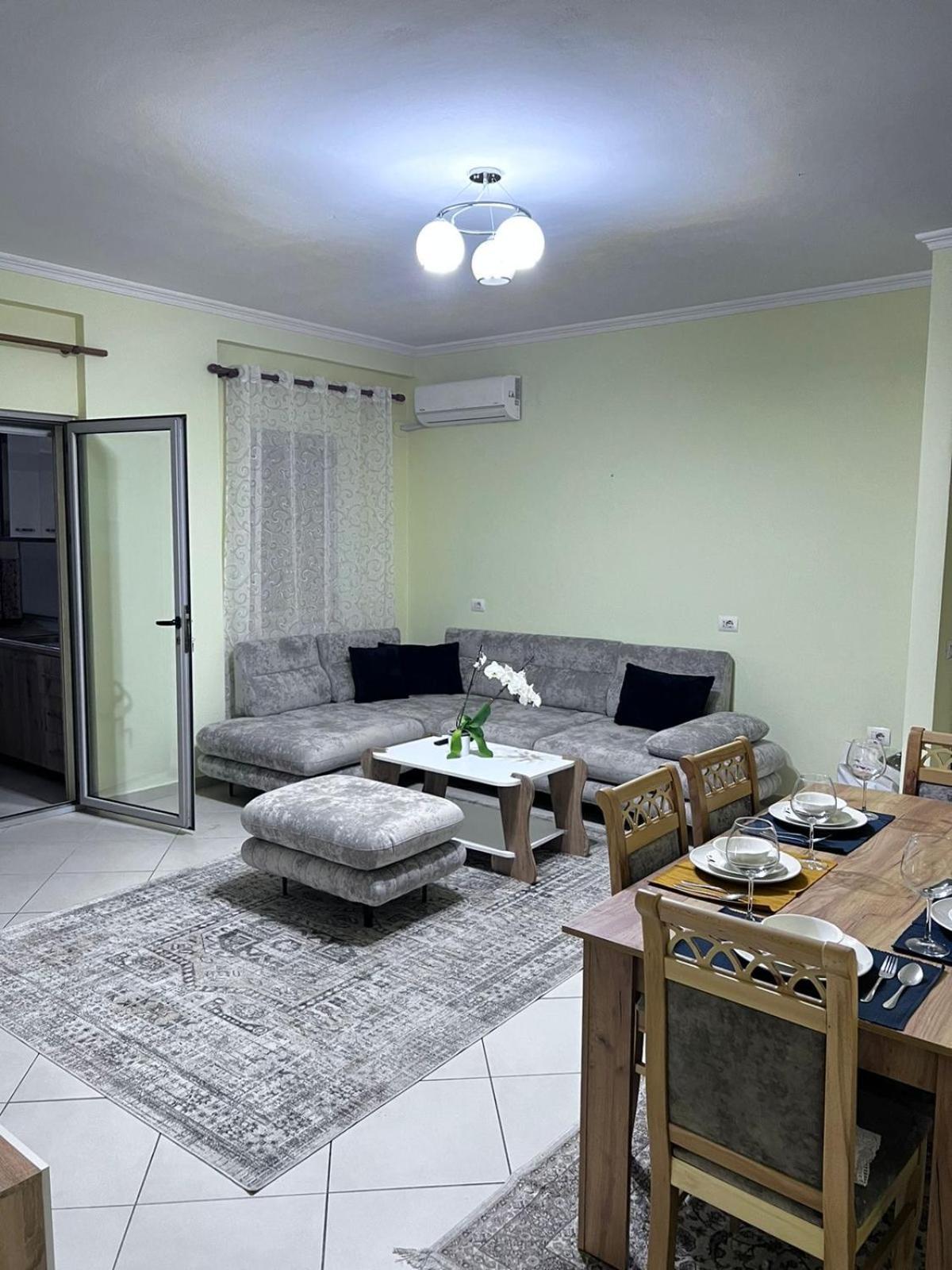 New Baazar Terrace Apartment Tirana Esterno foto